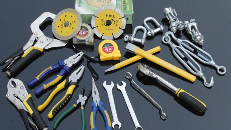 汽保工具与手动工具：适用场景与性能对比
